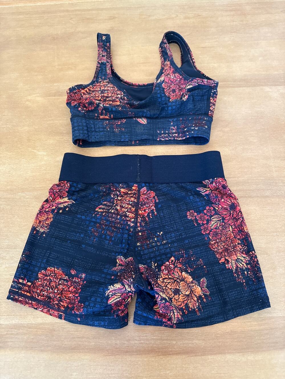 Cotton On Body XS Women's Dark Floral 2-Piece Set Sports Bra & Biker Shorts